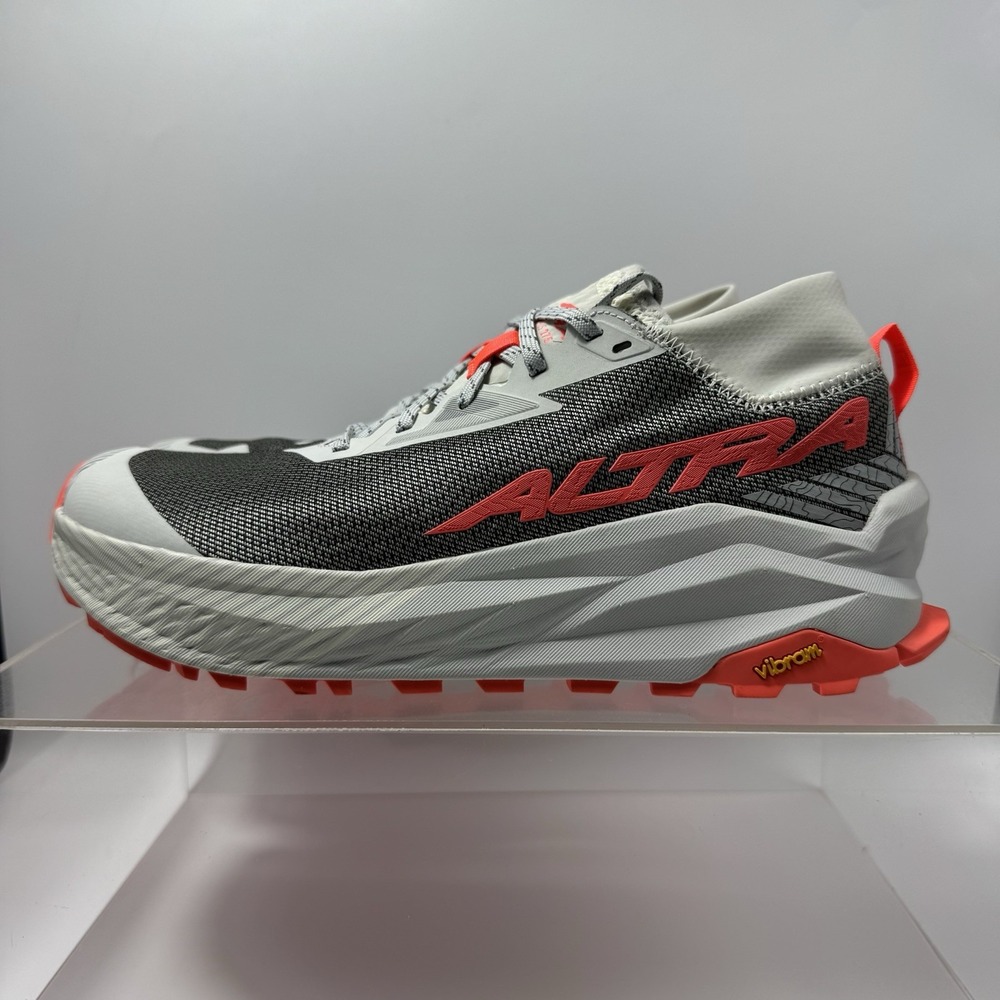 Brand New Altra Olympus 275 White Coral AL0A85RT161 Running Trail Men Size 10.5